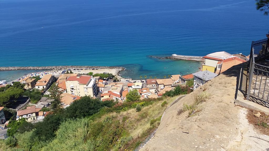 Le Ville Di Porto Ada Pizzo  Exteriör bild